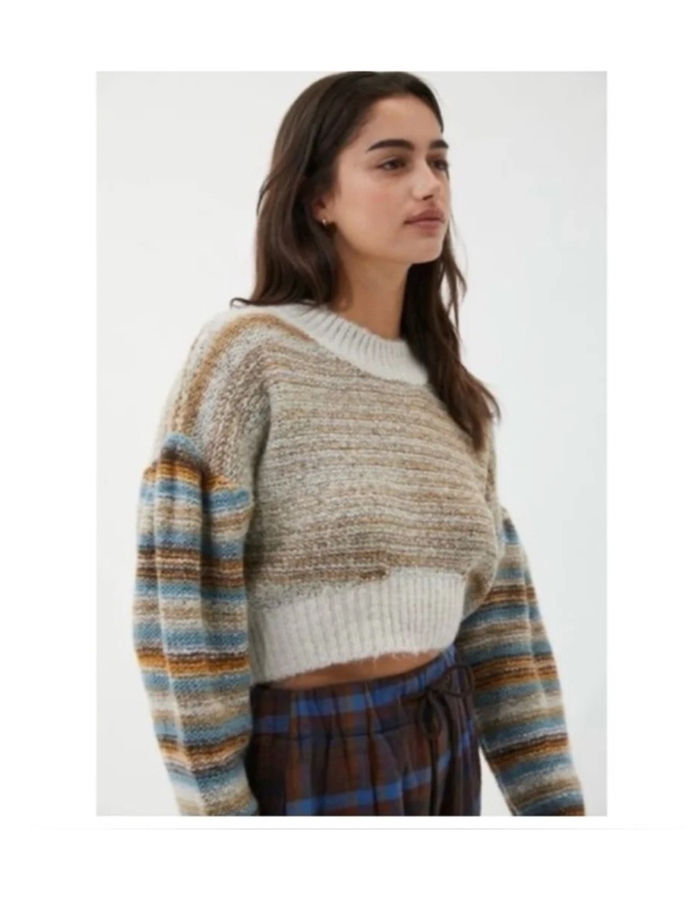 Urban Outfitters Lennon cropped sweater  SIZE MEDIUM